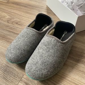 Manabis slipper - classic 2 Larvik light grey with gotland green soles